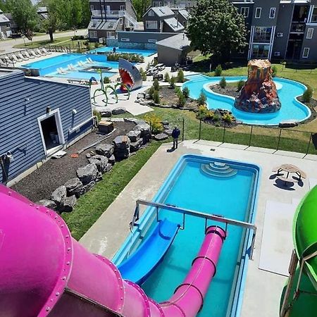 Condo Avec Parc Aquatique ! Beaupré Buitenkant foto