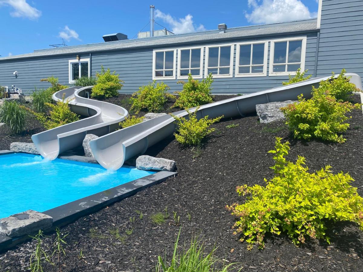 Condo Avec Parc Aquatique ! Beaupré Buitenkant foto